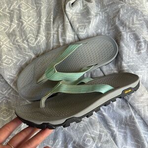 Merrell Women's Thong Flip Flops Sandals in Gray and Teal with Vibram soles